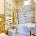 2 Bedroom Awesome In Prázdninový dům Cipressa
