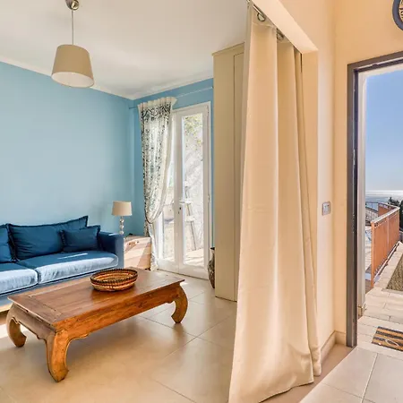 Сasa de vacaciones 2 Bedroom Awesome In Cipressa