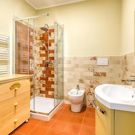 2 Bedroom Awesome In *