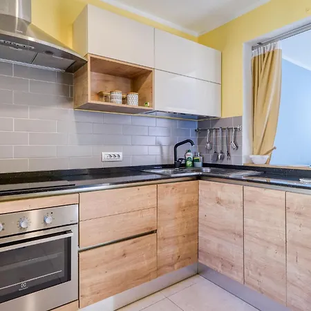 Сasa de vacaciones 2 Bedroom Awesome In Cipressa