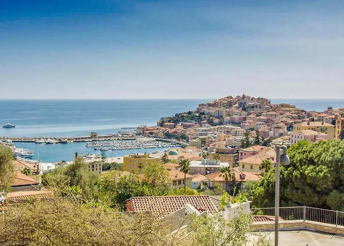 2 Bedroom Awesome In Semesterbostad Cipressa