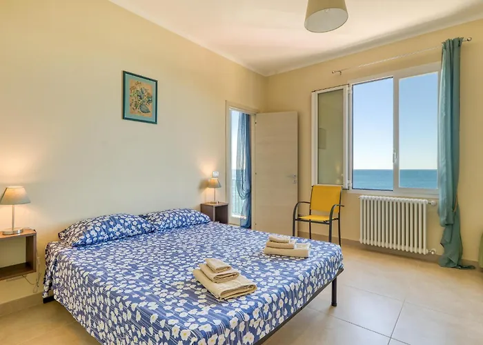 Semesterbostad 2 Bedroom Awesome In *