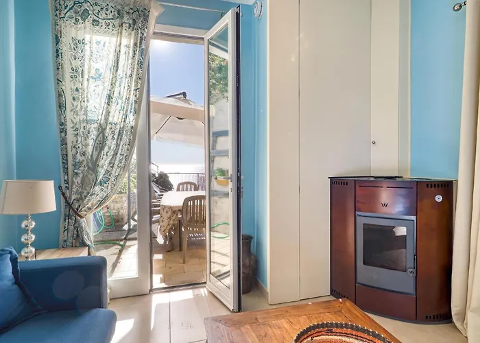 2 Bedroom Awesome In Semesterbostad