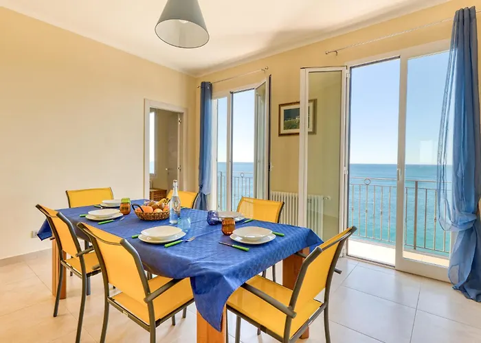 Semesterbostad 2 Bedroom Awesome In